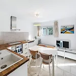 Le Perregaux By Interhome Apartman Le Lavandou