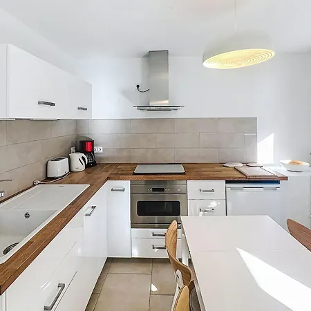 Appartement Le Perregaux By Interhome