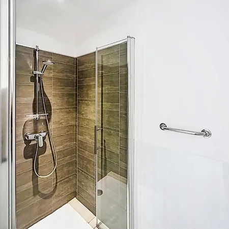 Apartment Le Perregaux By Interhome Le Lavandou