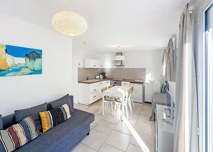 Apartment Le Perregaux By Interhome Le Lavandou