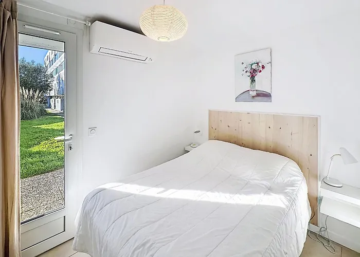 Apartment Le Perregaux By Interhome Le Lavandou