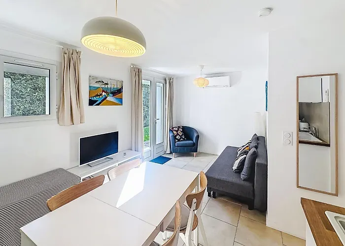 Apartment Le Perregaux By Interhome Le Lavandou