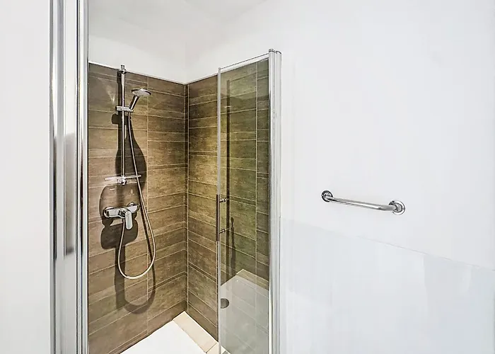 Apartment Le Perregaux By Interhome Le Lavandou