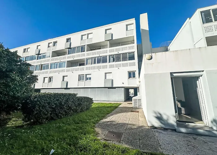 Le Perregaux By Interhome Apartment Le Lavandou