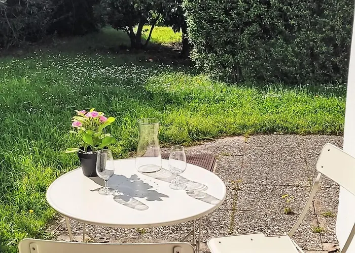 Le Perregaux By Interhome Lägenhet Le Lavandou